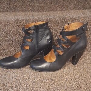 Miz Mooz Black Heels with Curved Design